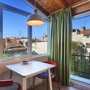 Forum 2 Apartment Pula