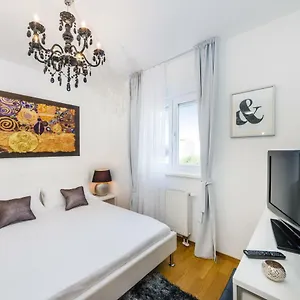 K & K With Free Garage Apartment Zadar